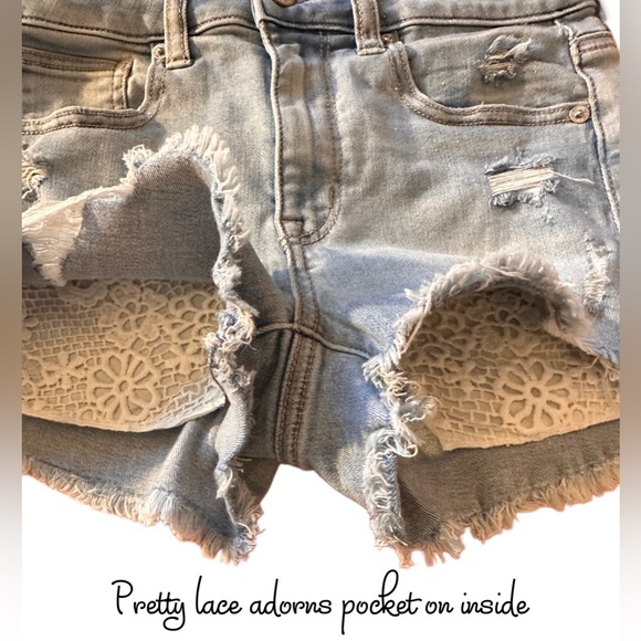 American Eagle Next Level Stretch Women’s Lt Wash Distressed Denim Shorts Size 2 - Picture 3 of 8